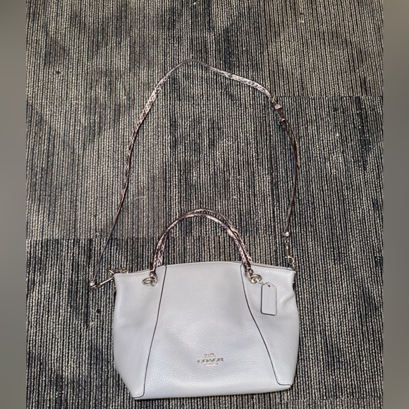 Coach Crossbody with gray Snakeprint straps - Picture 1 of 6